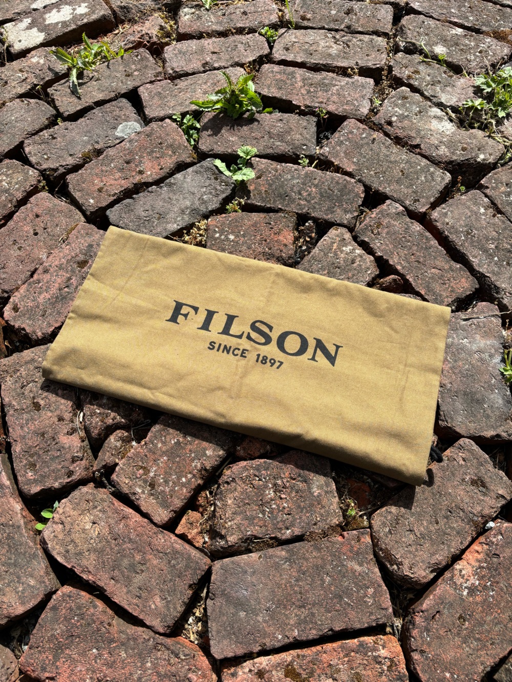 FILSON Olive Tan Canvas Drawstring Dustbag with Black Logo
